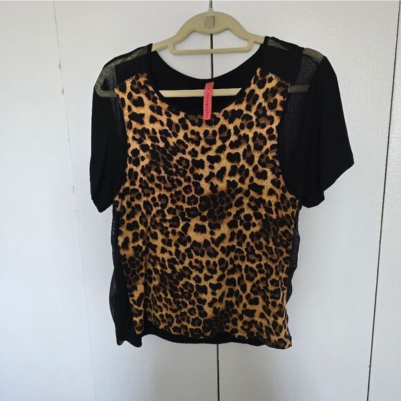 Leopard Print Top - Picture 2 of 5